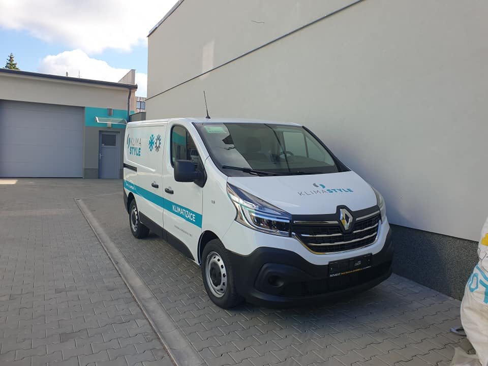 Servisní vůz Klimastyle — Renault Trafic s polepy